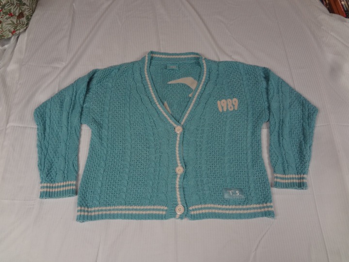 TAYLOR SWIFT 1989 CARDIGAN (TAYLORS VERSION) WOMENS SIZE MD/LG