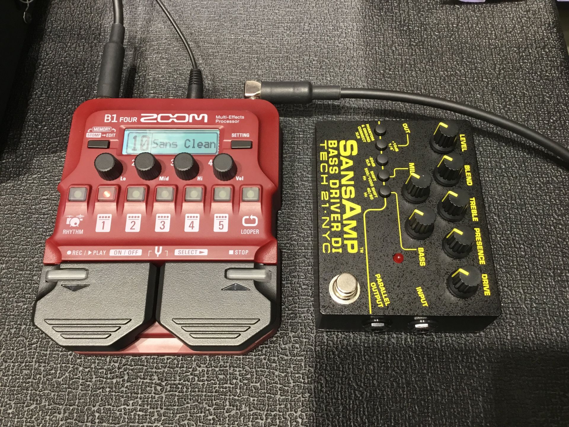 B1 FOUR/B1X FOUR！ ZOOMの新マルチを弾いてみましたっ！！｜島村楽器