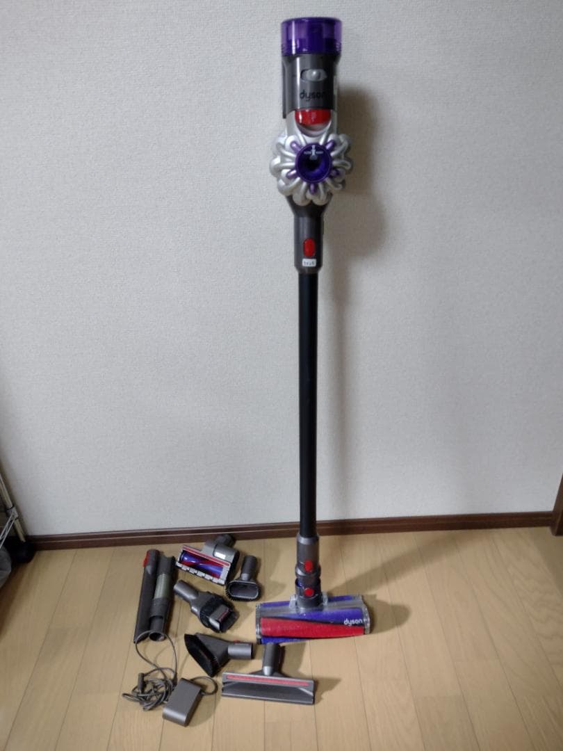 ダイソン☆コードレス掃除機☆V8☆SV25☆バッテリー新品と同等☆1